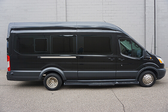 10 passenger Gilbert party bus rental